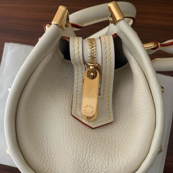 Louis Vuitton Bag - Picture 4 of 8